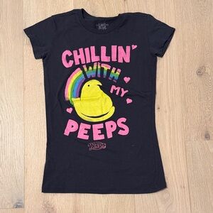 NWOT Women’s Chillin with my Peeps Graphic Tee
